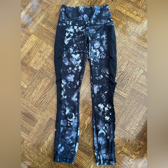 Lululemon athletic high rise legging size 4 - Picture 2 of 2